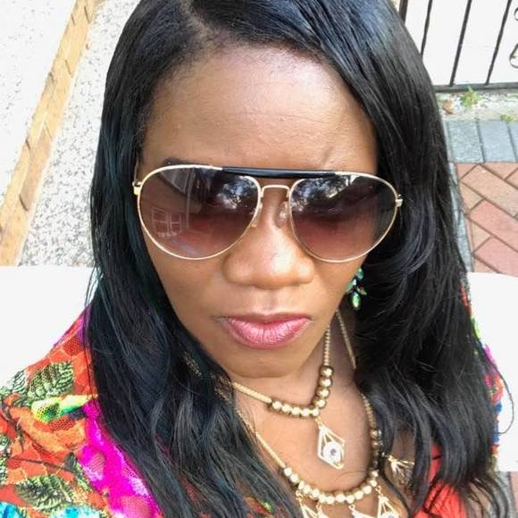 Meet your Posher, Simone - Picture 1 of 1